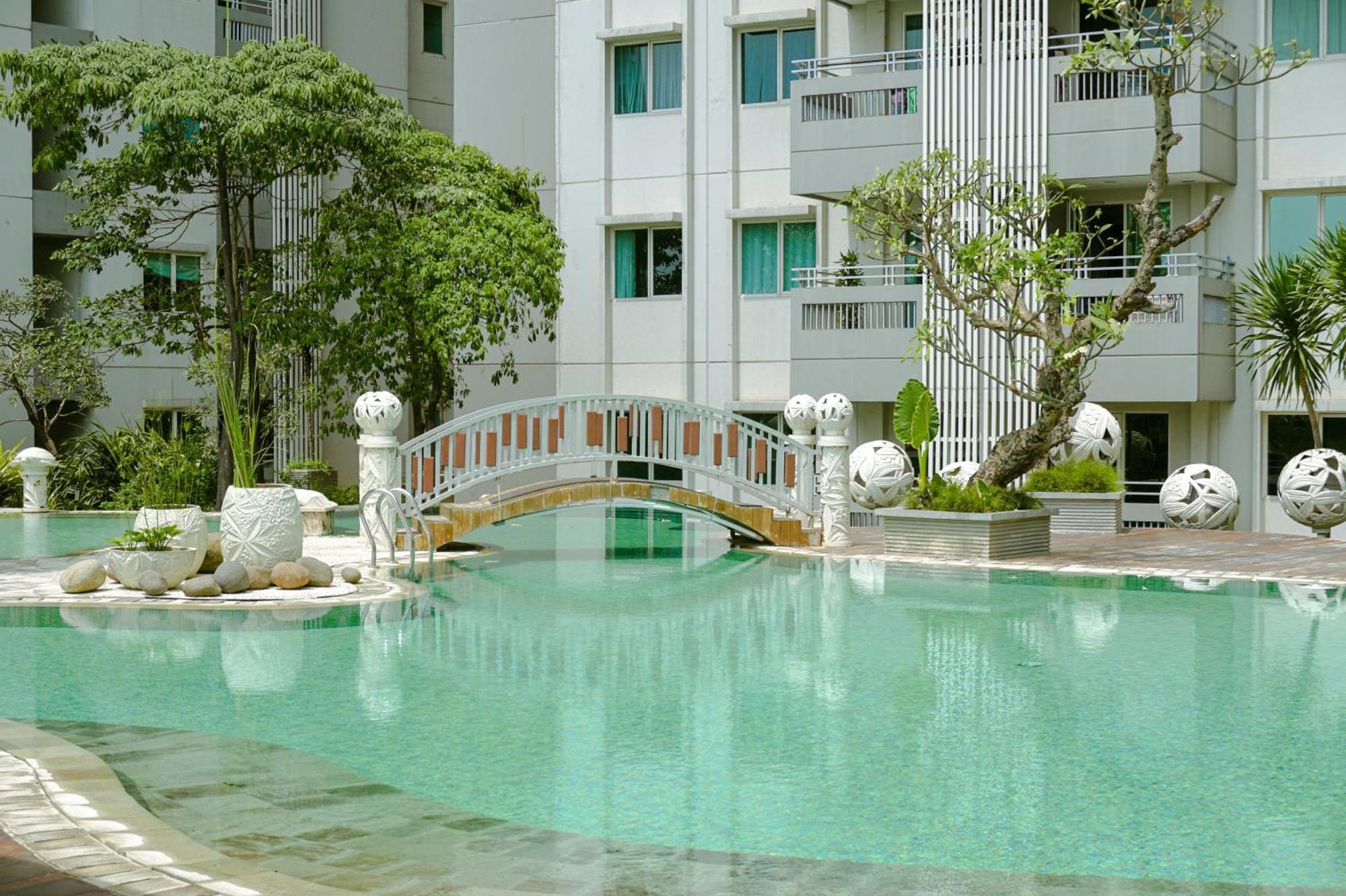 Comfort 1br At Sky Terrace By Travelio Appartement