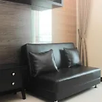 Comfort 1Br At Sky Terrace Apartment By Travelio